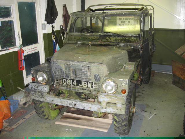 Land Rover 002.jpg