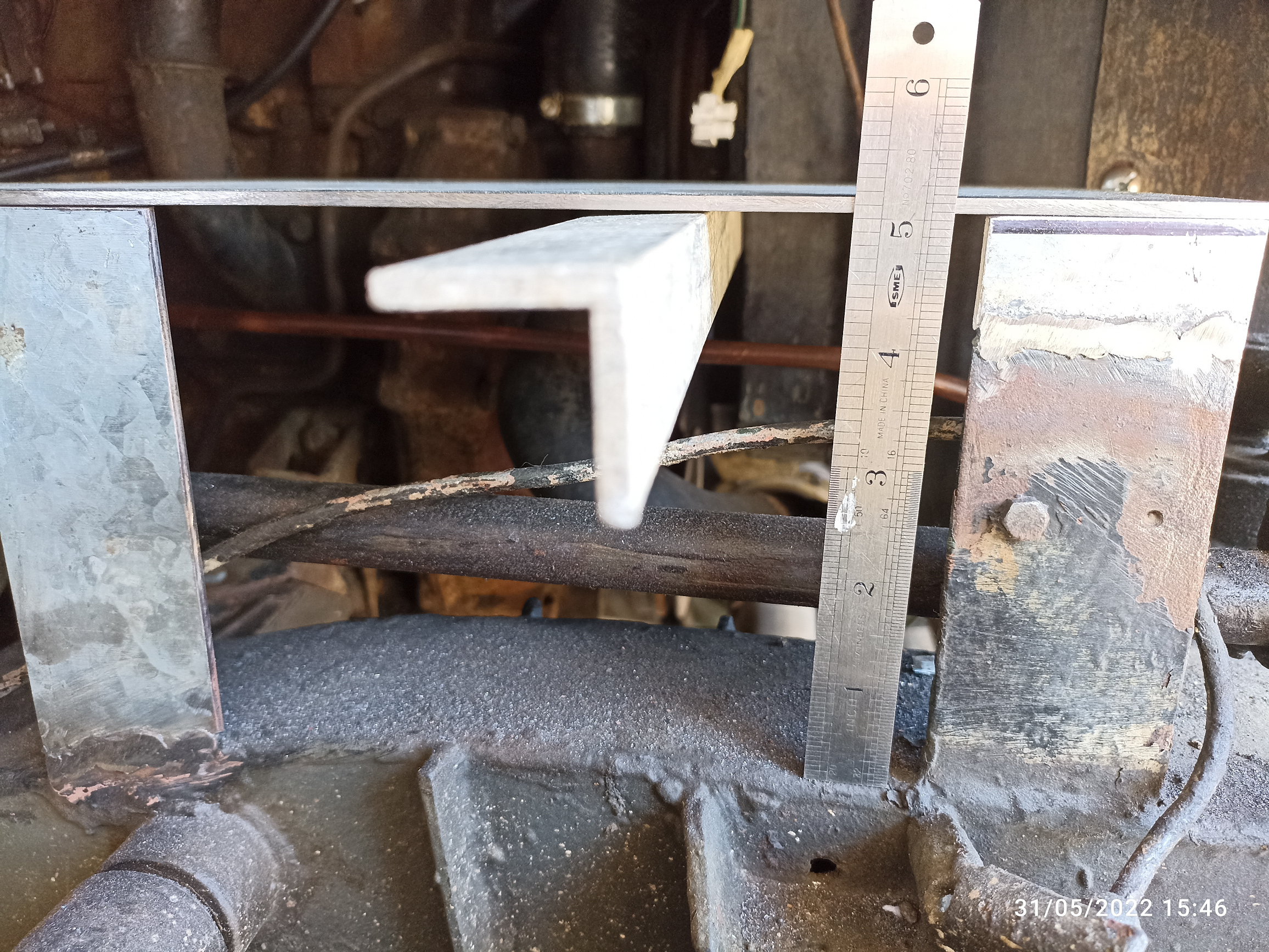 2A battery tray outboard legs.jpg