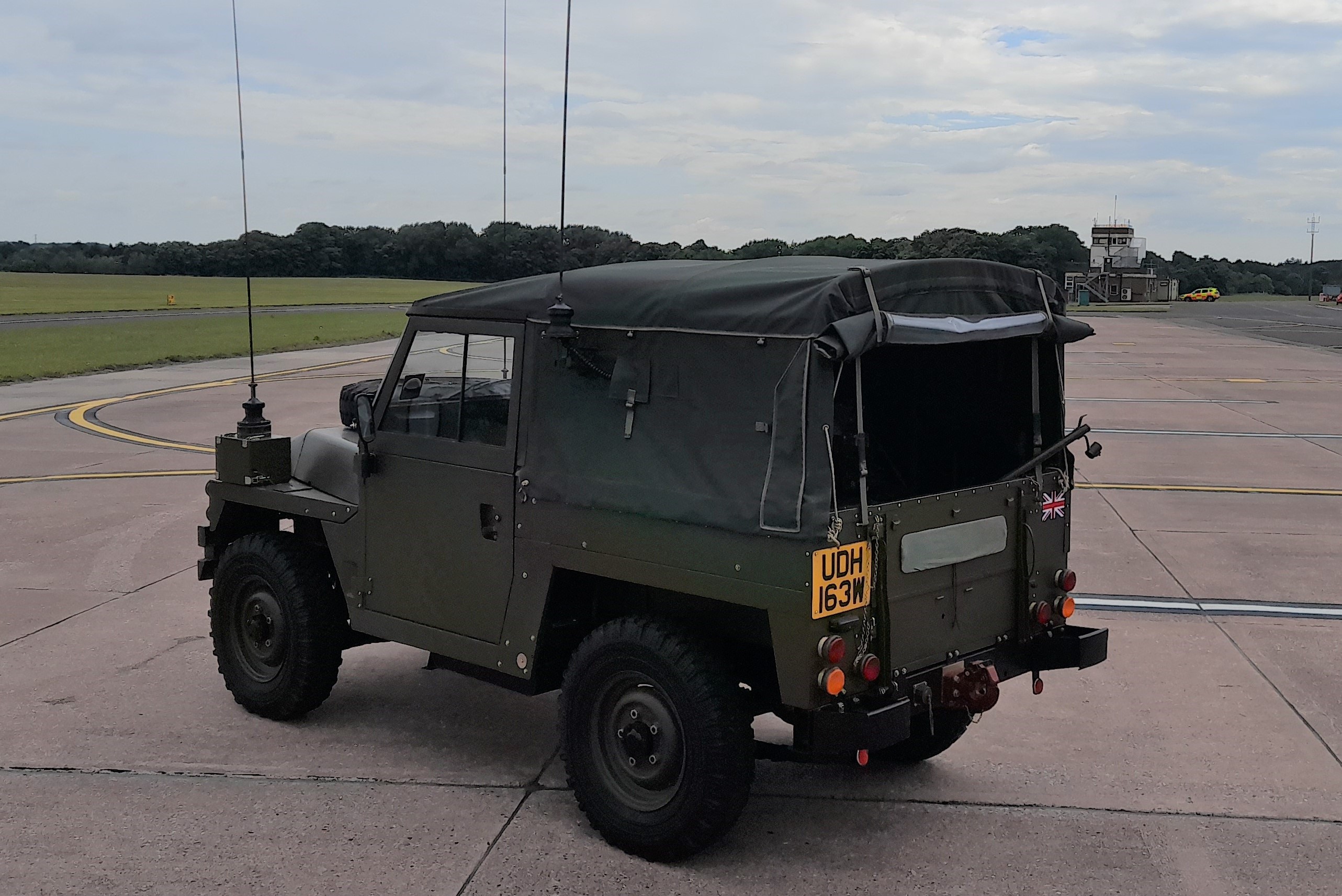 1980FFRLWLandrover.jpg